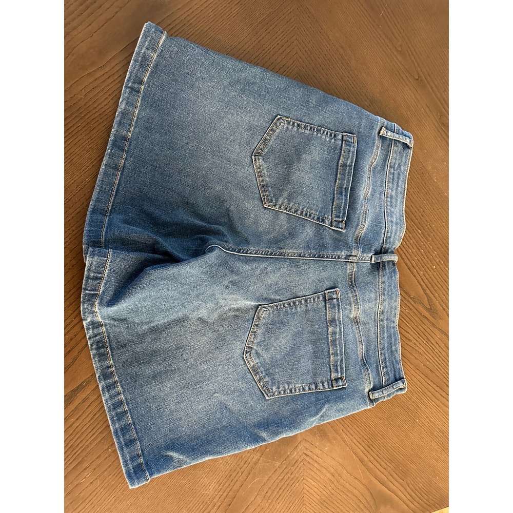 Women's Bandolino Relaxed Bermuda Shorts Size 12 Blue Petite Jeans Denim